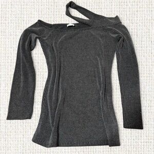 Blue Buttercup Ribbed Off-Shoulder Long Sleeve Top – Charcoal Grey – Women’s S/M